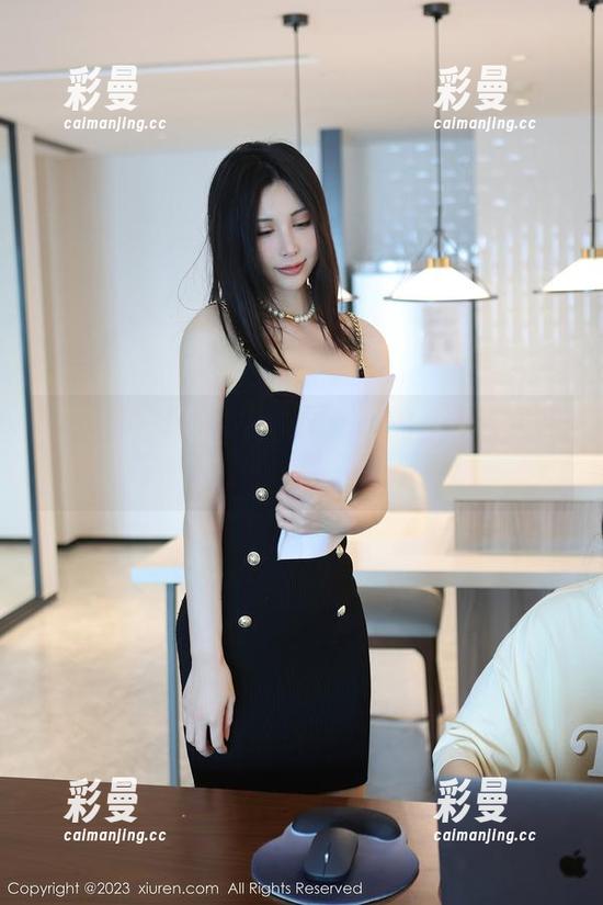 秀人网 - 玛鲁娜Manuela的水手服定制写真，脑补一下，海浪声是不是都有了？