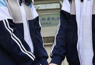 秀人网 – 玥儿玥的居家模式：在线兼职缓解我一天的无聊，谁说只能在外疯？