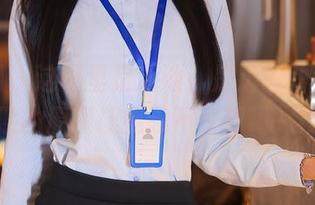 秀人网 – 这哪里是泳池,是奶昔的海,韩恩熙的原图让我忍不住想喝一口。