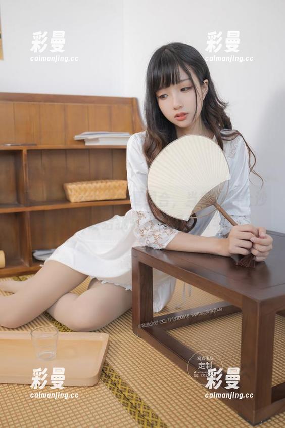 紧急企划 - 小恩的夏组合，当套图遇上沙滩，真该给我来点西瓜和阳伞！