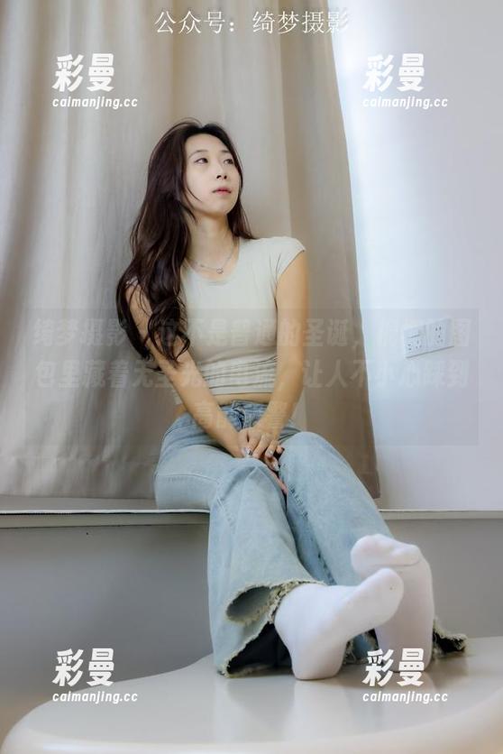 绮梦摄影-桐桐 绮梦摄影 - 这不是普通的圣诞,桐桐的图包里藏着无圣光的电流,让人不小心踩到高能预警!