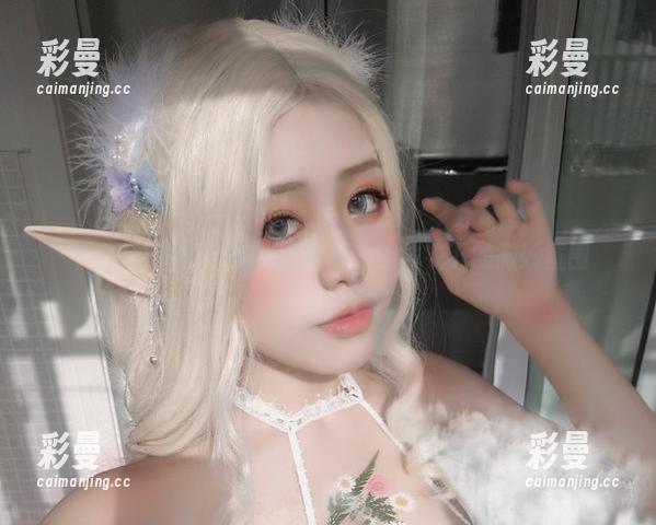 芊川一笑MNK的套图日常，连体衣下的微妙氛围