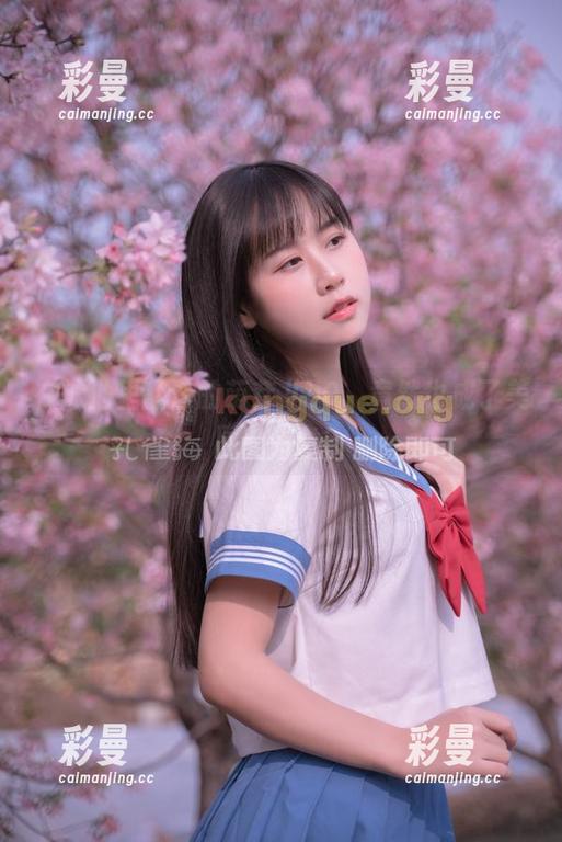 在泳池里翻滚的萌芽儿o0，竟然也成了美图的主角？