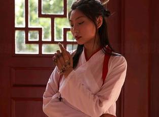 蜜桃社 – 美绪的温柔私房图集,天哪,不知道该怎形容这种微妙的氛围。