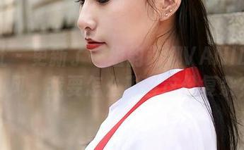蜜桃社 – 更新了一组韵莉娜VANILLA黑色风,我要怎么形容这份复杂?