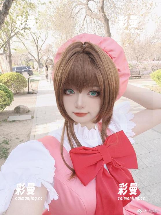 哇，许枳这身护士装，真让我突然想请她开个小诊所，听听我的小烦恼。