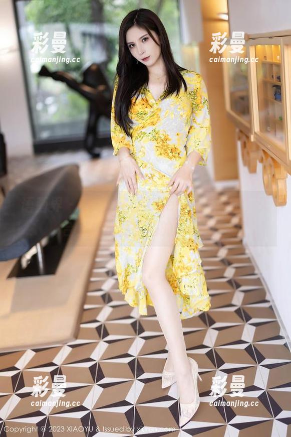 语画界 - 看绯月樱_Cherry的原图，天台上果然藏着她的小心思。