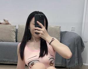 微密圈 – 准备好欣赏铁锤姐姐的最新套图了，这第一部分我猜想了好多事。