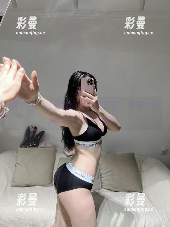微密圈 - 找到铁锤姐姐的天台，免费作品就是这么抓人眼球！