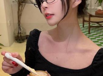 微密圈 – 我只想说，陈妮妮UNI这个粉粉的jiojio居然如此有魔力。