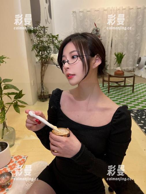 陈妮妮UNI 微密圈 - 我只想说,陈妮妮UNI这个粉粉的jiojio居然如此有魔力。