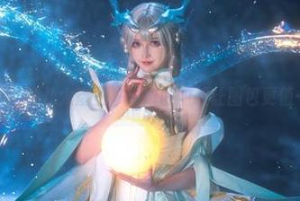 穿皮衣的露儿大魔王，形成的曲线让图包更值一看！