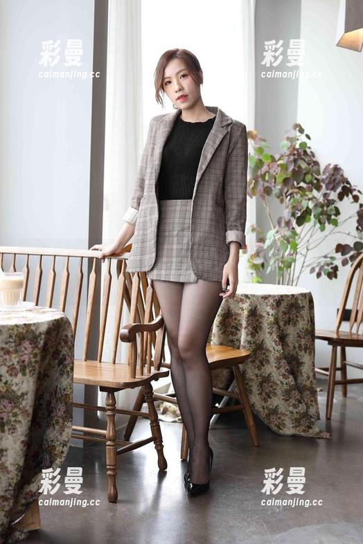 魔镜街拍-婷婷 魔镜街拍 - 生机勃勃的肉丝?竟然在寒风中碰到了婷婷的美图!