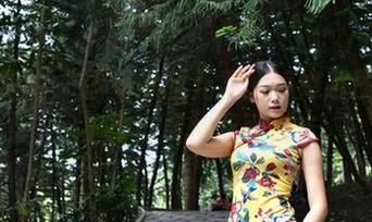 魔镜街拍 – 职场黑丝元素的婷婷解压日常:工作与风格双面夹击